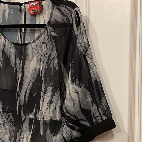 Ladies sheer top. - Picture 2 of 4